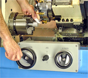 Dual Electronic Lathe Handwheels allow for faster easier setup.